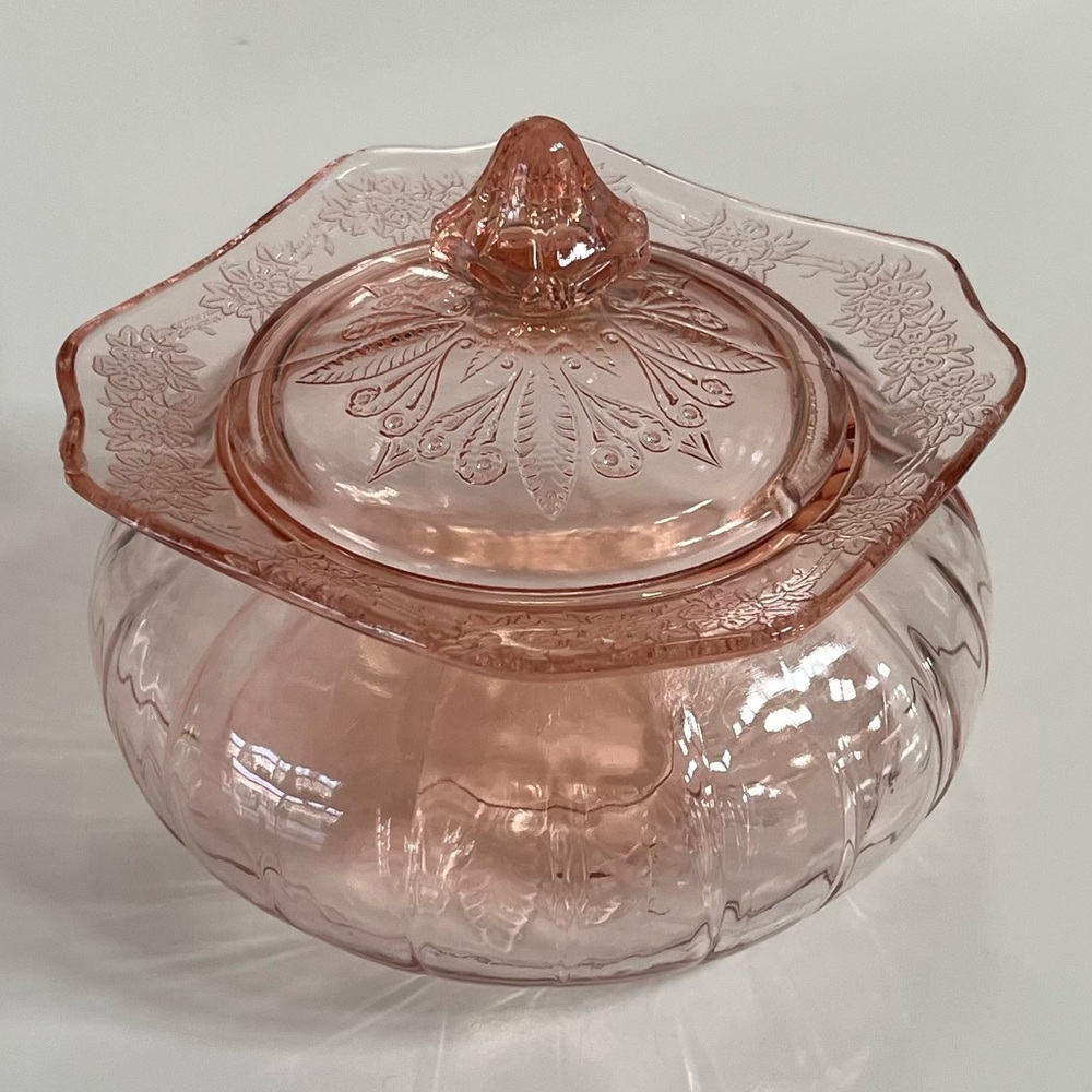 Vtg Jeannette Glass Co. pink depression glass candy dish in the Adam pattern.
